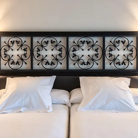Hotel De Gibralfaro 4*