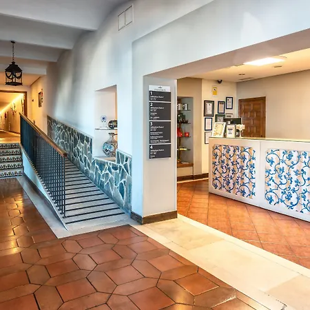 호텔 파라도르 데 지브랄파로 4*